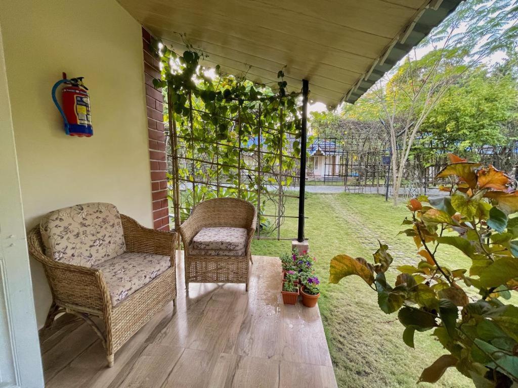 Bougainvillea Retreat & Spa Kaharpara 外观 照片
